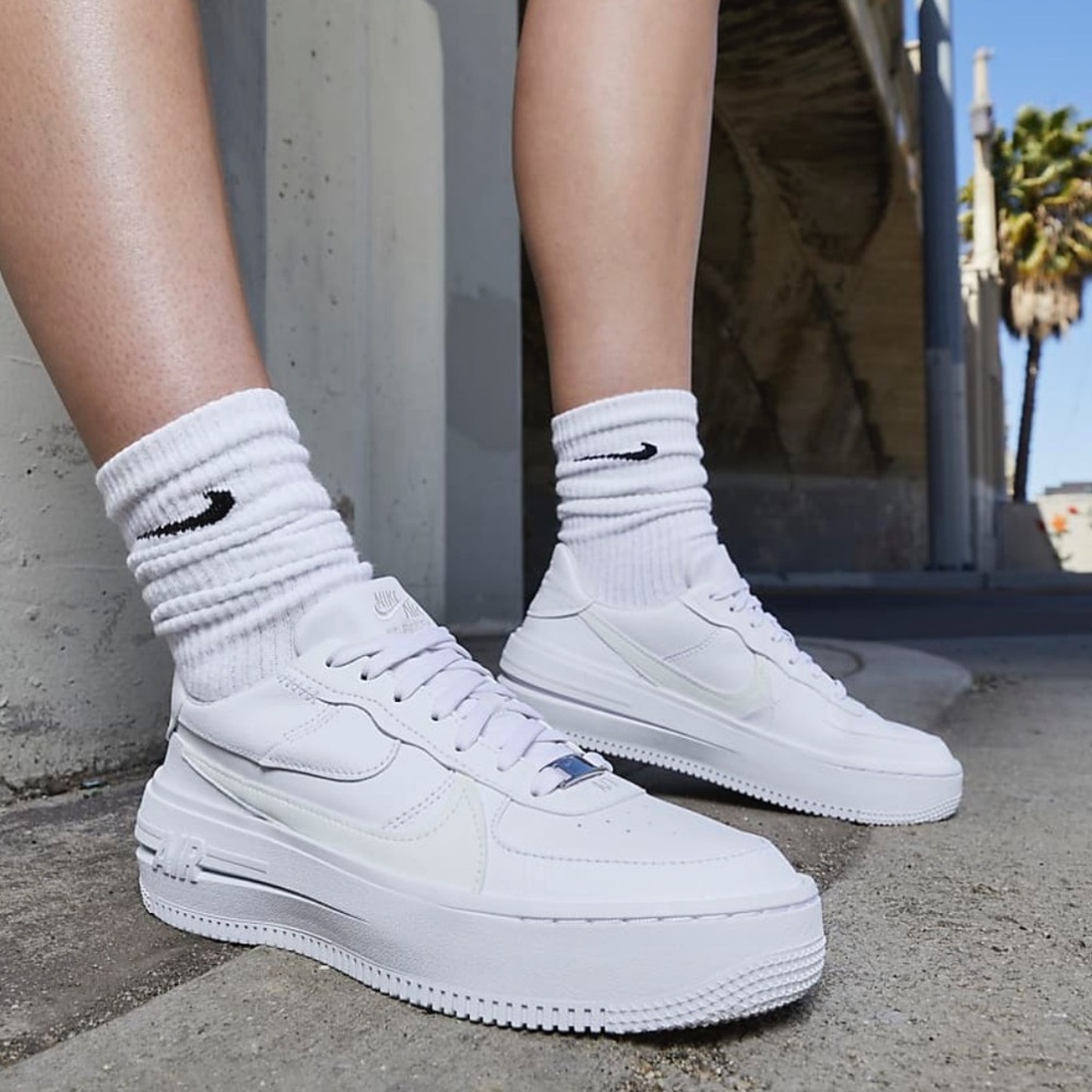 Nike Air Force 1 PLT.AF.ORM Low Top sneakers trendy 
Women size 11 Shoes 9.5 men